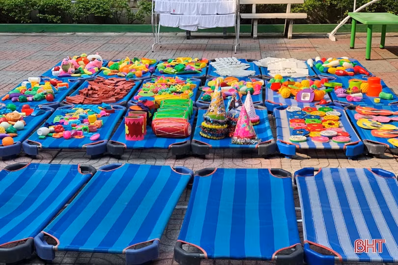 Cô giáo trường Mầm non Trí Đức bám trường trong mùa dịch