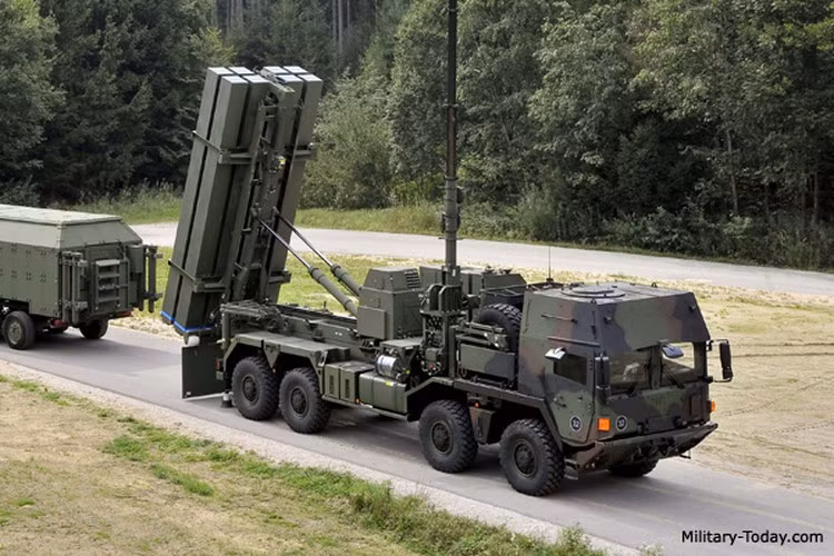 NATO tuyên bố hỗ trợ tên lửa phòng không cho Thổ Nhĩ Kỳ để chống Syria - Nga