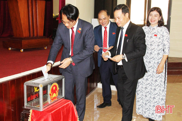 Nghi Xuân có tân Chủ tịch Hội đồng nhân dân huyện