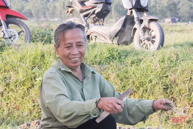 Về Hà Tĩnh xem nông dân “bới đất” kiếm... tiền