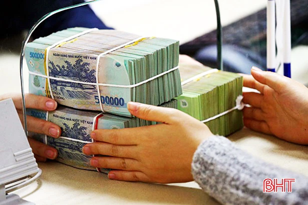 “Sống giữa bạc tiền mà lòng không vướng gợn…”