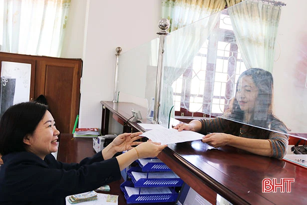 “Sống giữa bạc tiền mà lòng không vướng gợn…”