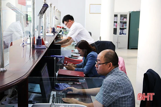 “Sống giữa bạc tiền mà lòng không vướng gợn…”