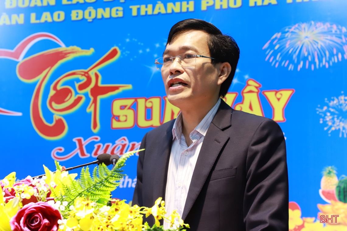 Lãnh đạo tỉnh vui “Tết sum vầy - Xuân gắn kết” cùng người lao động thành phố Hà Tĩnh