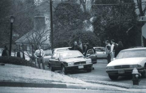 Nhóm đặc nhiệm FBI bắt giữ Ames . Ảnh : www.fbi.gov tai sao diep vien co gia nhat cua kgb bi lo