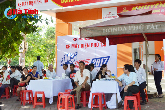 giup sy tu ha nhiet ap luc thi