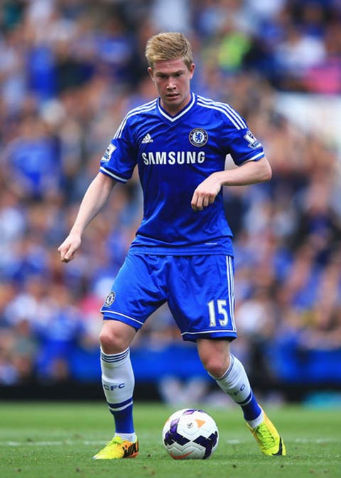 chelsea bac thay ve nem tien qua cua so