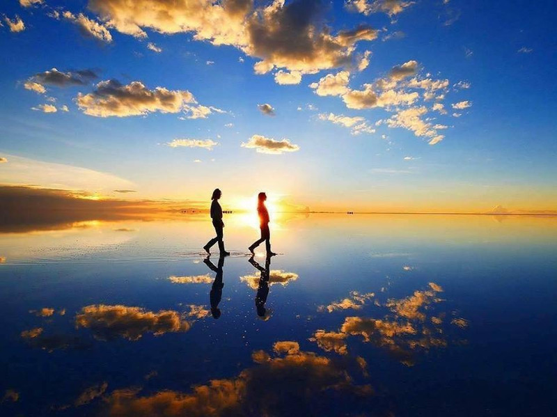 nghet tho vi canh tuong ao den kho tin o bien muoi bolivia