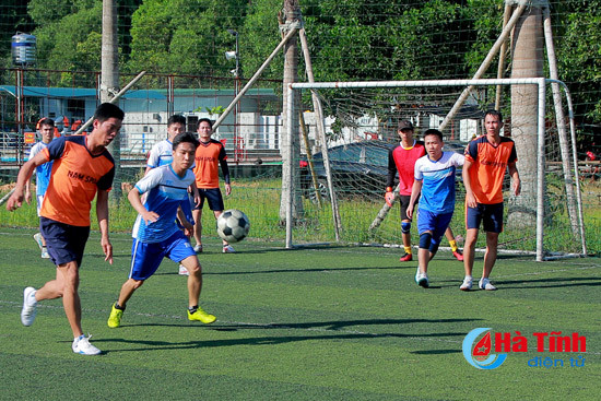 khoi tranh giai bong da cup hoi nha bao ha tinh lan thu 4