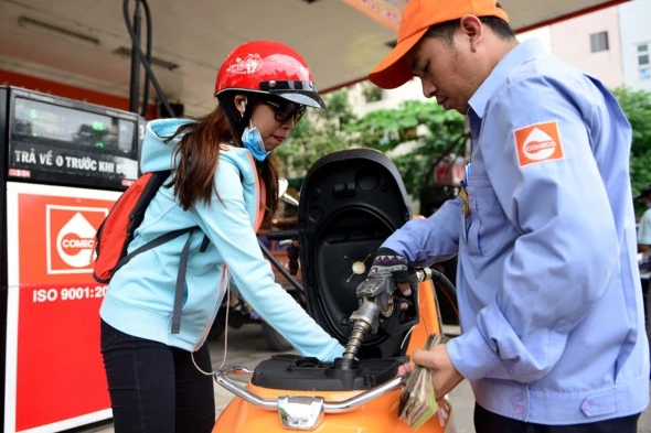 xang giam gia manh nhat ke tu dau nam