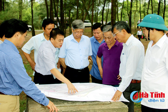 chu tich vusta cung cac chuyen gia khao sat khu vuc mo sat thach khe