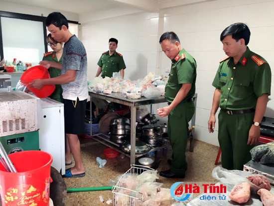 nhieu thit ban trong quan nuong sapa nha hang van minh long chien