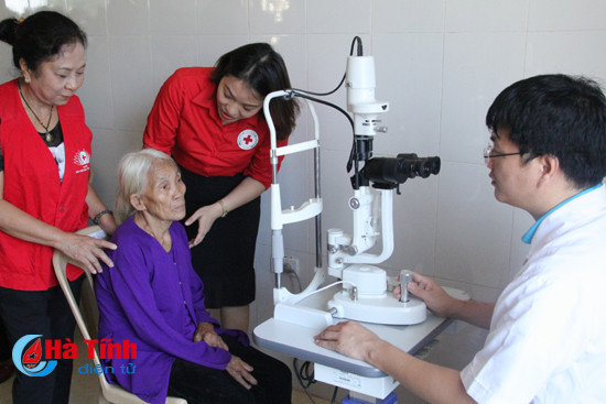 kham mo mat mien phi cho doi tuong chinh sach o nghi xuan