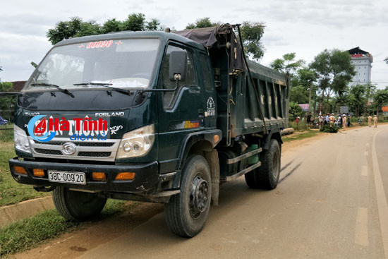 va cham giao thong be 3 tuoi tu vong khi vua nhap vien