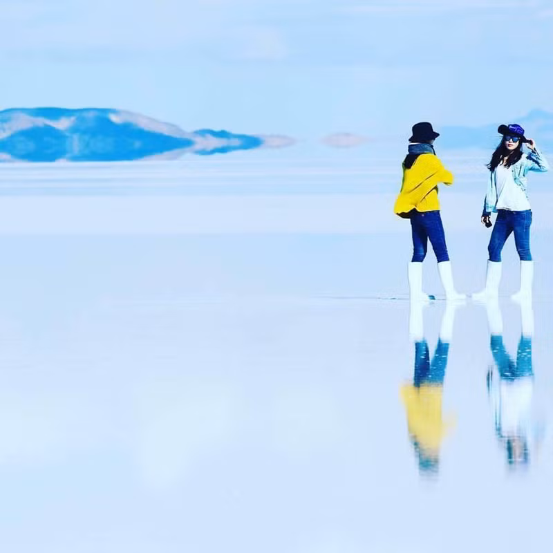 nghet tho vi canh tuong ao den kho tin o bien muoi bolivia