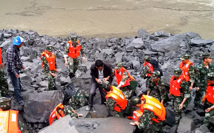 the gioi noi bat trong tuan sat lo nui khien hon 120 nguoi mat tich o trung quoc