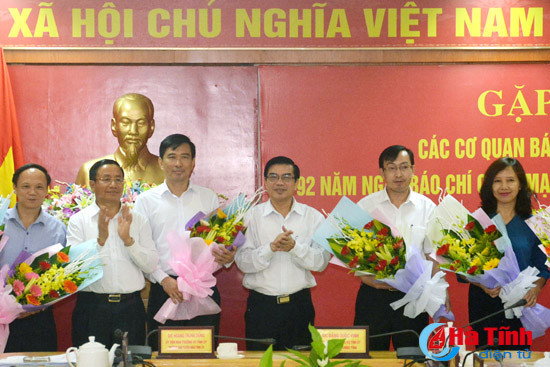 bao chi tiep tuc thuc hien dung ton chi muc dich gop phan dinh huong du luan