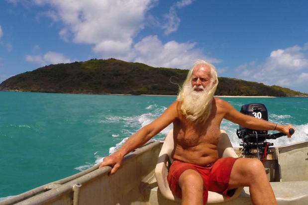 Xuất hiện Robinson phiên bản thực, 20 năm sống một mình trên đảo hoang ảnh 3 xuat hien robinson phien ban thuc 20 nam song mot minh tren dao hoang