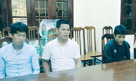 gia danh can bo bo cong an de lua dao