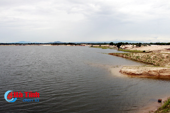 chu tich vusta cung cac chuyen gia khao sat khu vuc mo sat thach khe