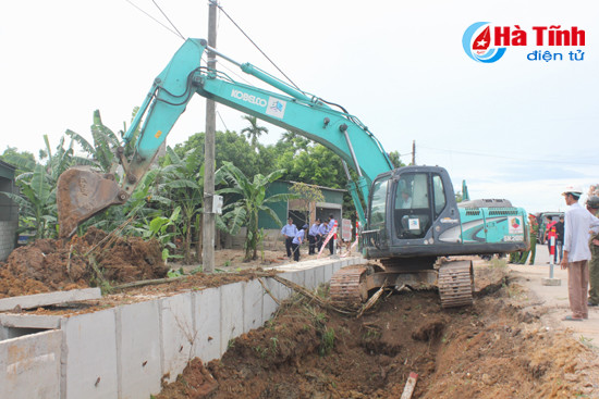 go nut that mat bang thi cong du an ql1a doan phia nam tp ha tinh