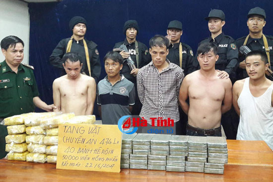 pha chuyen an lon thu 40 banh he ro in 120 000 vien ma tuy tong hop