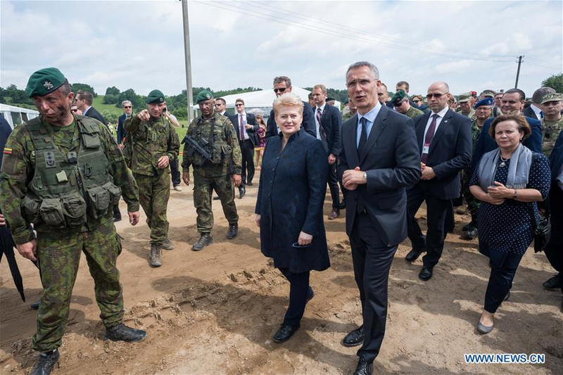 photo can canh tap tran cho soi sat 2017 cua nato gan bien gioi nga