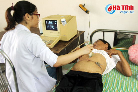 500 doi tuong chinh sach duoc kham chua benh va cap thuoc mien phi