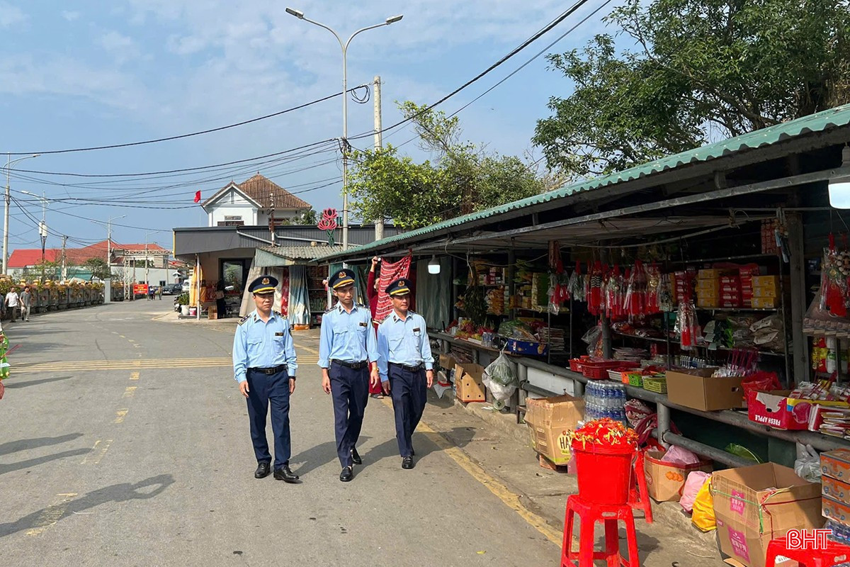 Chi cục QLTT tỉnh thực hiện đợt ra quân kiểm soát thị trường mùa lễ hội đầu xuân.