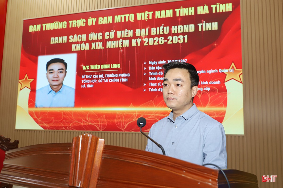 Ông Thiều Đình Long - Trưởng phòng Tổng hợp (Sở Tài chính) trình bày chương trình hành động.