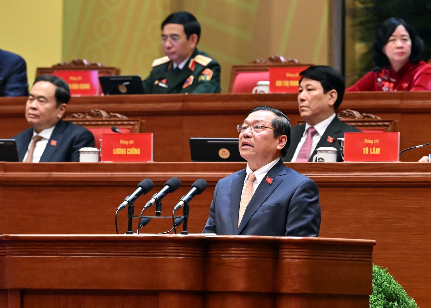 Đồng chí Lại Xuân Môn, Ủy viên Trung ương Đảng, Bí thư Đảng ủy, Phó Trưởng ban Thường trực Ban Tuyên giáo và Dân vận Trung ương, tham luận về vấn đề: Công tác chính trị, tư tưởng trong kỷ nguyên mới.