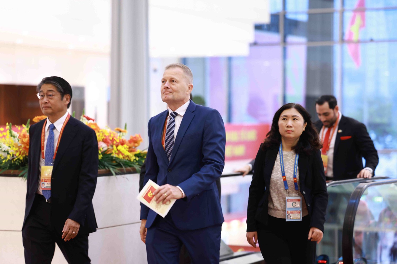 Các đại biểu quốc tế đến dự phiên khai mạc Đại hội XIV của Đảng. Ảnh: TTXVN