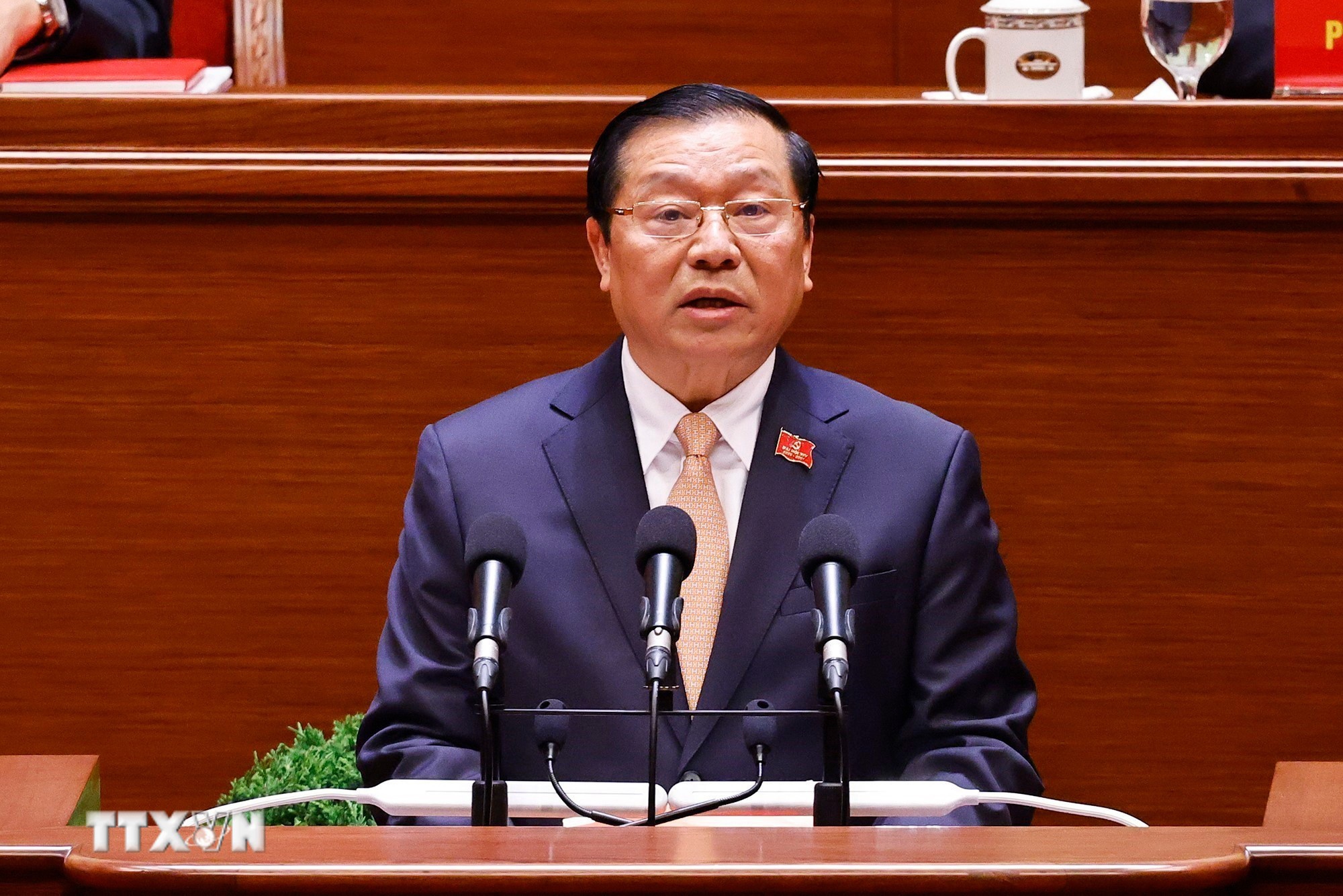 Đồng chí Lại Xuân Môn, Ủy viên Trung ương Đảng, Bí thư Đảng ủy, Phó Trưởng ban Thường trực Ban Tuyên giáo và Dân vận Trung ương, tham luận về vấn đề “Công tác chính trị, tư tưởng trong kỷ nguyên mới.” (Ảnh: TTXVN)