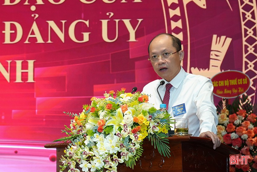 Phó Chủ tịch Thường trực UBND tỉnh Nguyễn Hồng Lĩnh phát biểu tại đại hội. bqbht_br_dsc02231.jpg