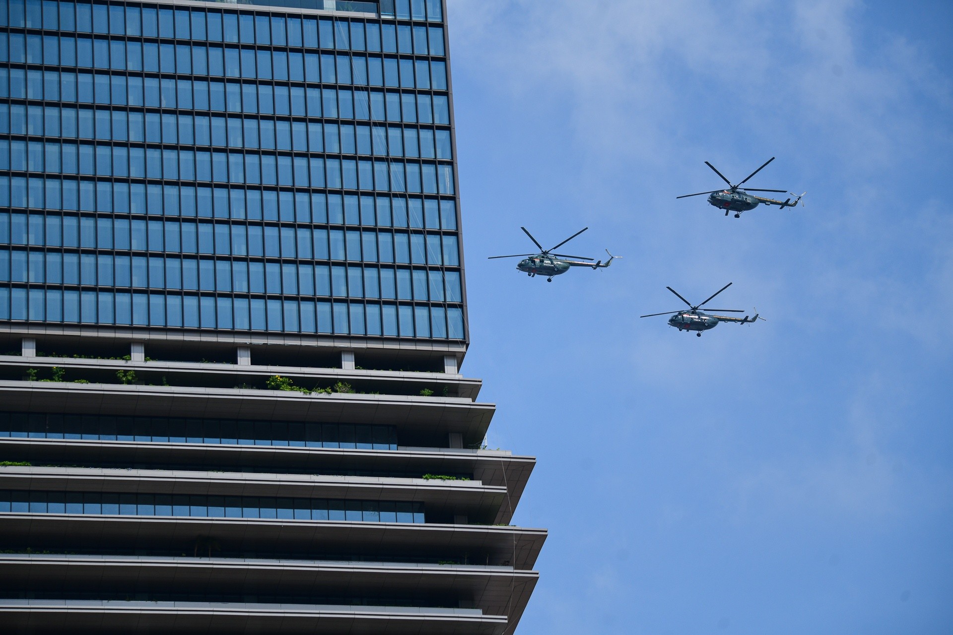 Trước đó, khoảng 8h, các máy bay cất cánh khỏi đường băng sân bay Biên Hòa, bắt đầu chương trình luyện tập.