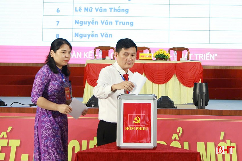 Đại hội bỏ phiếu bầu BCH Đảng bộ Trường Cao đẳng Y tế Hà Tĩnh nhiệm kỳ 2025 - 2030. bqbht_br_z6675281576378-1facd246d0d1e9f6510b89bed829c3e7.jpg