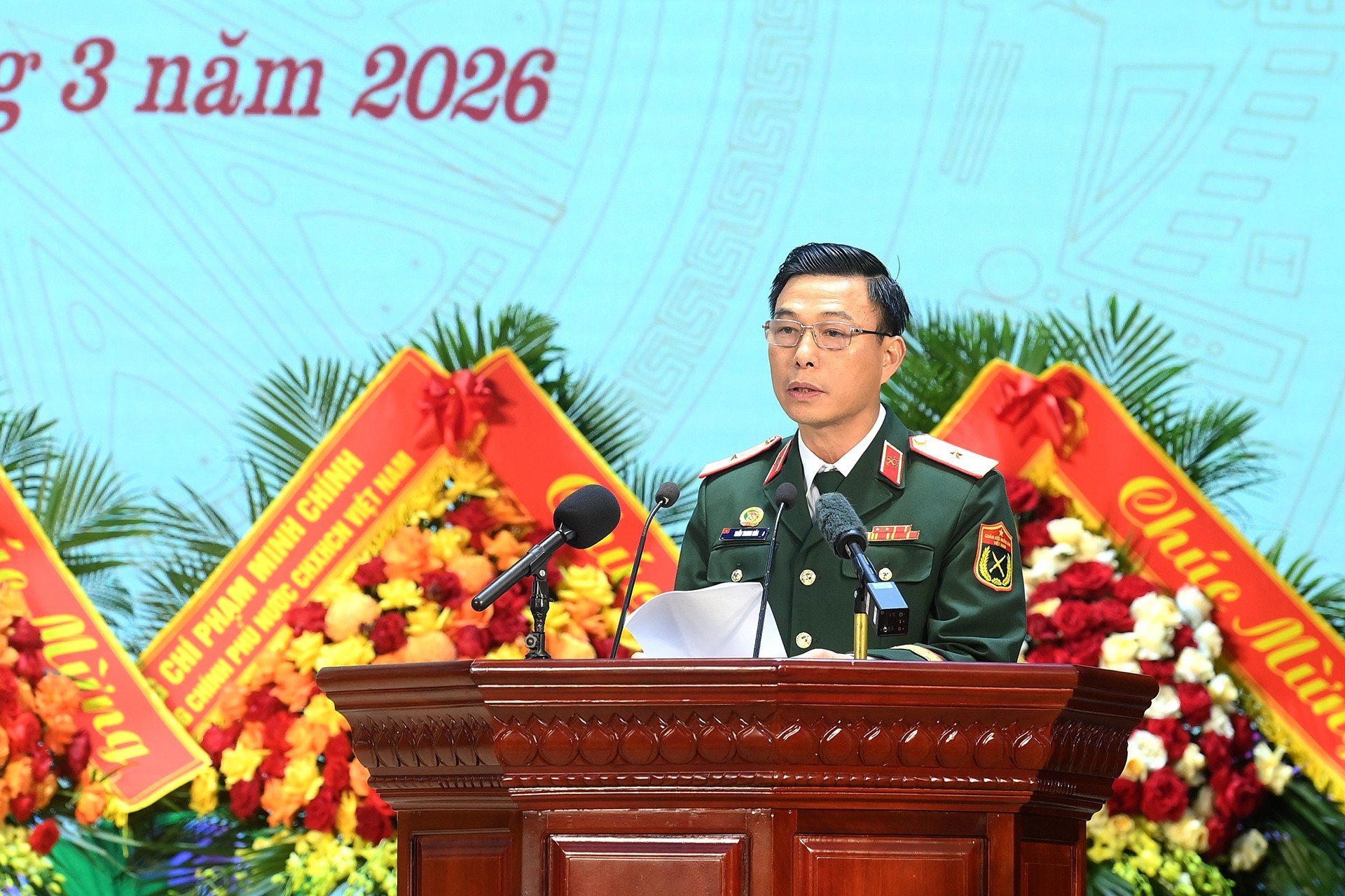Thiếu tướng Trần Trung Hòa, Tư lệnh Binh chủng Công binh trình bày diễn văn tại lễ kỷ niệm. (Ảnh: ĐĂNG KHOA)