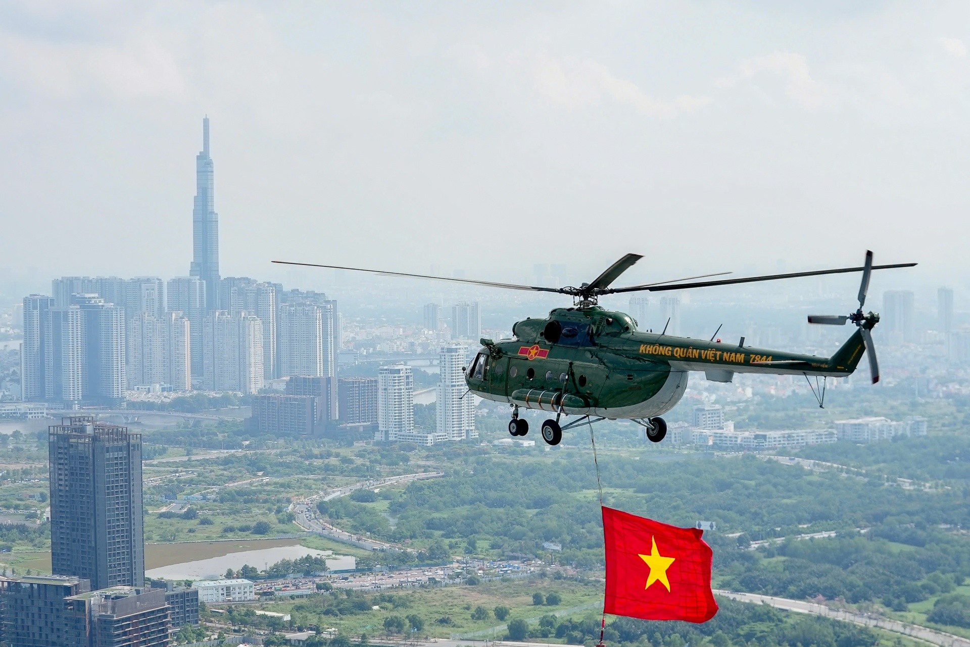 Buổi hợp luyện của ban bay diễn ra khoảng hơn một giờ. Ảnh: Văn Nguyện.