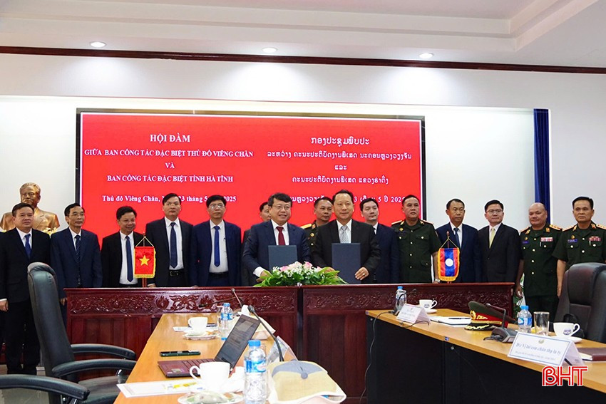 Lãnh đạo tỉnh Hà Tĩnh và Thủ đô Viêng Chăn trao biên bản ghi nhớ trong thực hiện nhiệm vụ quy tập mùa khô 2025- 2026. bqbht_br_kysss.jpg