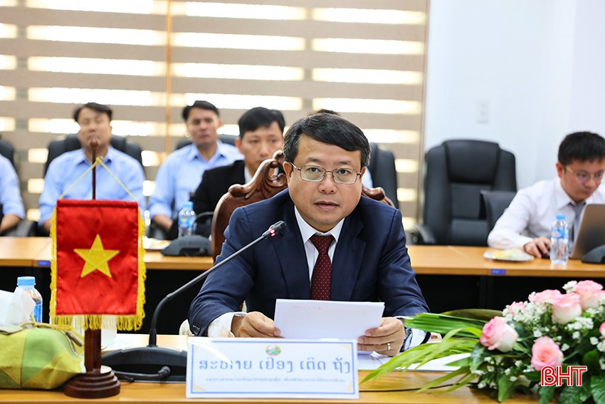 Phó Chủ tịch UBND tỉnh Hà Tĩnh Dương Tất Thắng phát biểu tại hội đàm. bqbht_br_09ec5c1d-bfaf-4fd2-8ec8-58bec0f0dc32.jpg