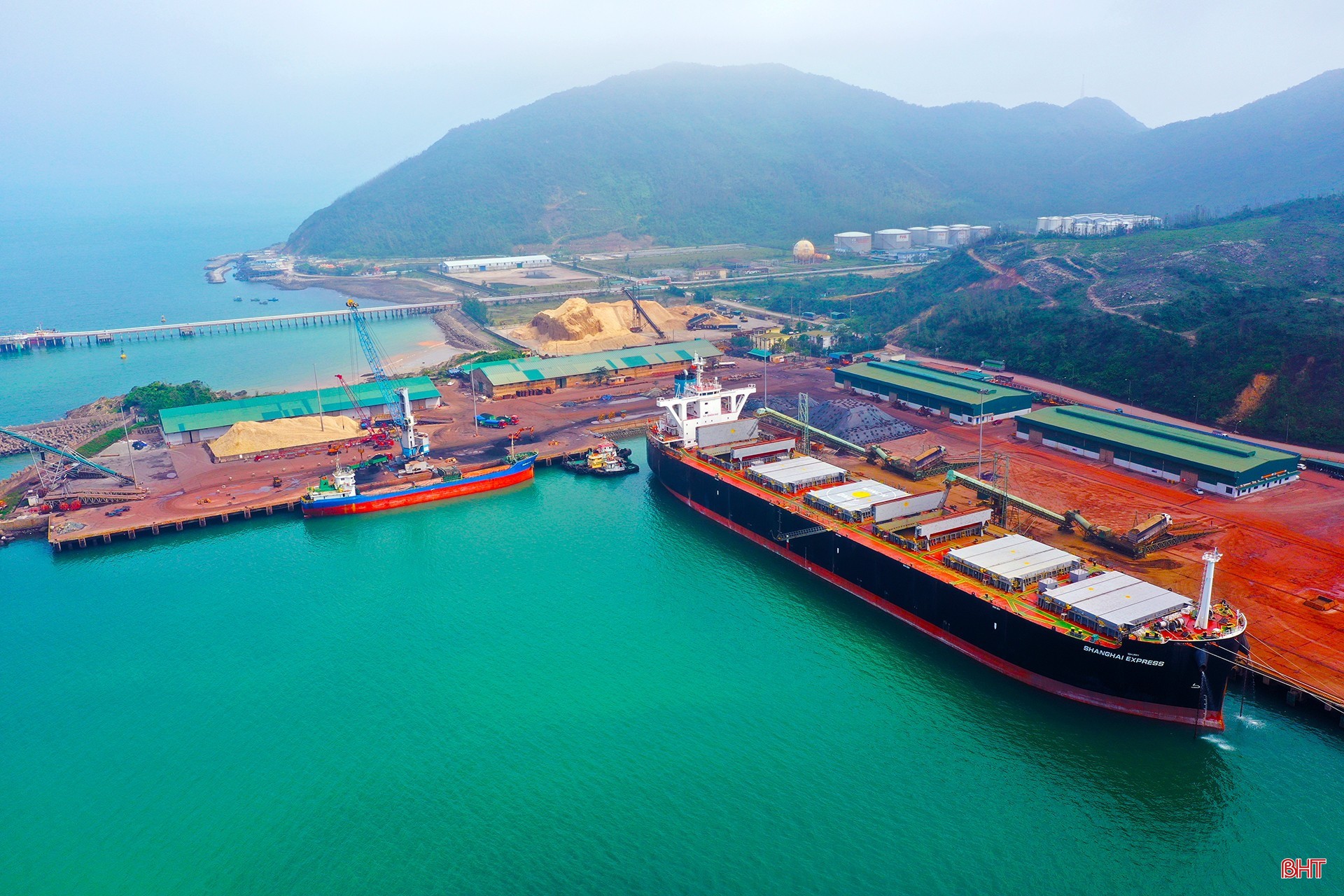 Khu logistics và dịch vụ hậu cần cảng phát triển gắn với hệ thống cảng Vũng Áng và Sơn Dương.