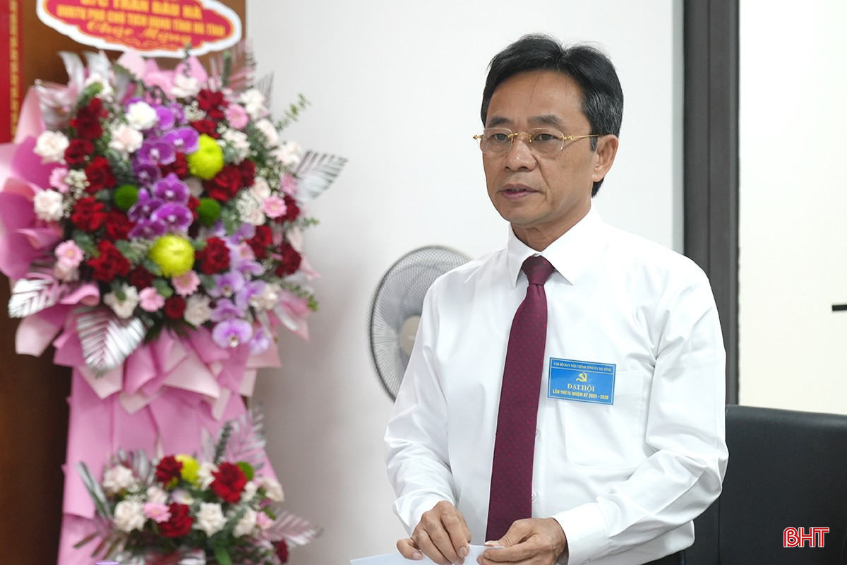 Phó Bí thư Thường trực Tỉnh ủy Trần Thế Dũng phát biểu chỉ đạo đại hội. bqbht_br_dsc01587.jpg