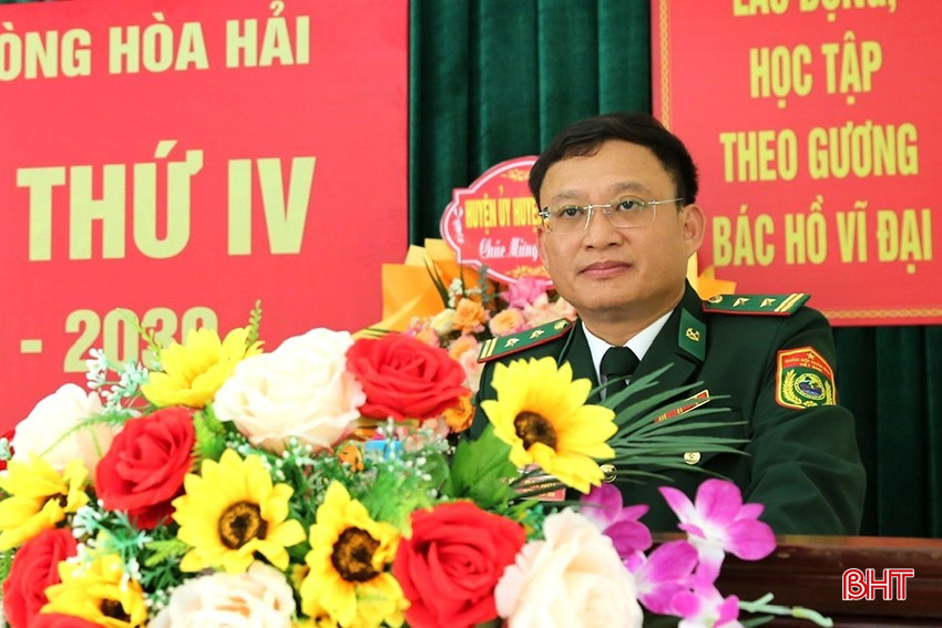 Trung tá Nguyễn Đức Anh - Bí thư Đảng ủy, Chính trị viên Đồn Biên phòng Hòa Hải trình bày báo cáo chính trị tại đại hội. bqbht_br_anh-2.jpg