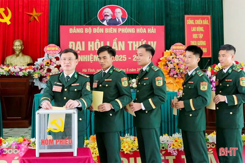 Đại biểu bỏ phiếu bầu Ban Chấp hành nhiệm kỳ mới. bqbht_br_anh-4.jpg