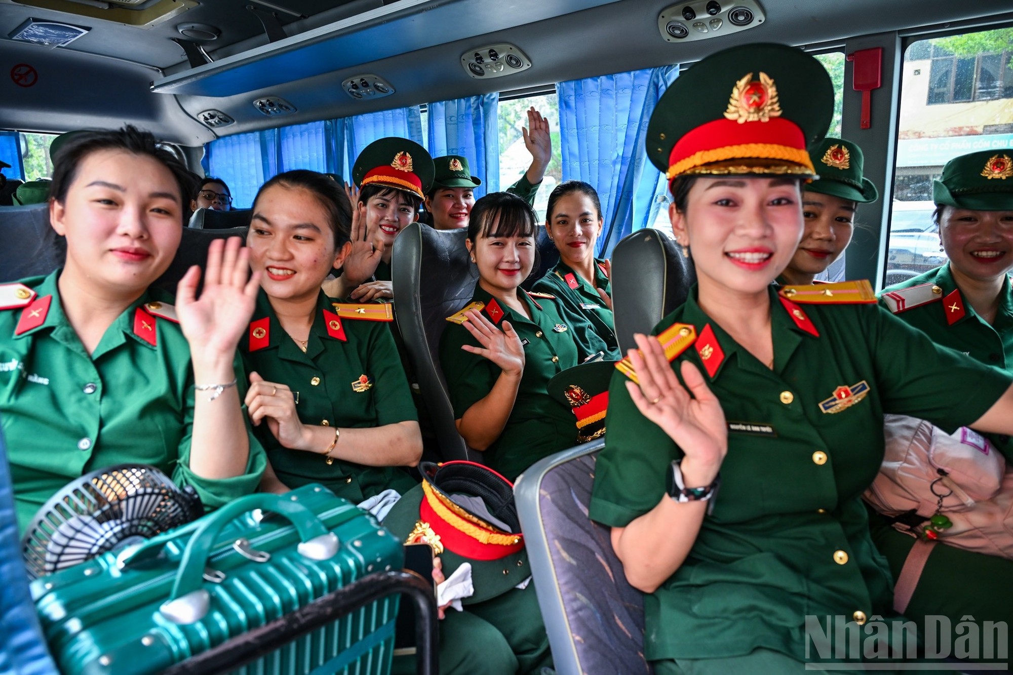 Để chủ động trong việc vận chuyển cơ động lực lượng, phương tiện tham gia thực hiện nhiệm vụ A80, Cục Xe máy-Vận tải (Tổng cục Hậu cần-Kỹ thuật) đã xây dựng kế hoạch cụ thể về việc tổ chức vận chuyển lực lượng tham gia diễu binh, diễu hành từ đơn vị đến khu vực tập kết cũng như trong suốt quá trình thực hiện nhiệm vụ luyện tập, sơ duyệt, tổng duyệt và thực hiện nhiệm vụ chính thức, bảo đảm chặt chẽ, kịp thời, an toàn tuyệt đối về mọi mặt.