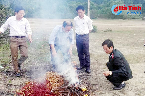 tieu huy nhieu duoc lieu thuc pham khong ro nguon goc