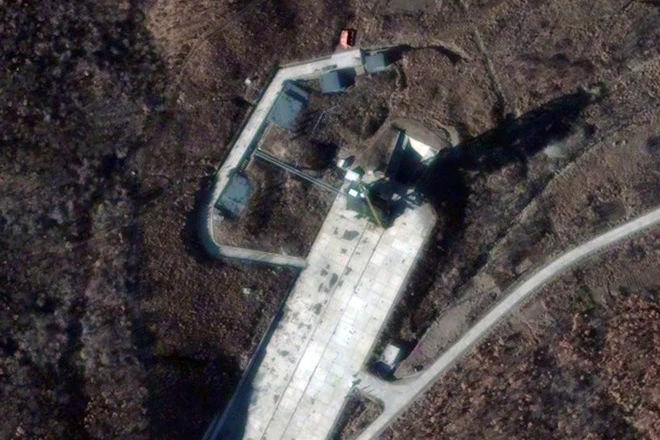 trieu tien tuyen bo chuan bi phong them ve tinh len vu tru