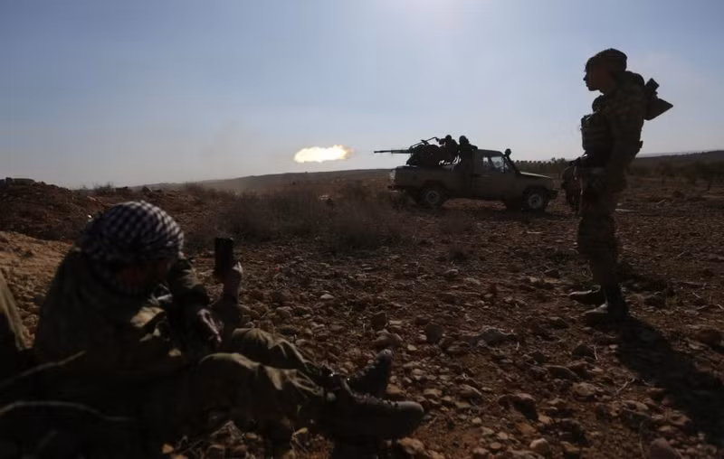 photo phien quan is o syria bi bao vay hoan toan o al bab