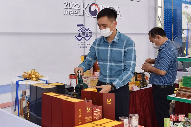 Ấn tượng sản phẩm tiêu biểu Hà Tĩnh tại Hội nghị gặp gỡ Hàn Quốc 2022