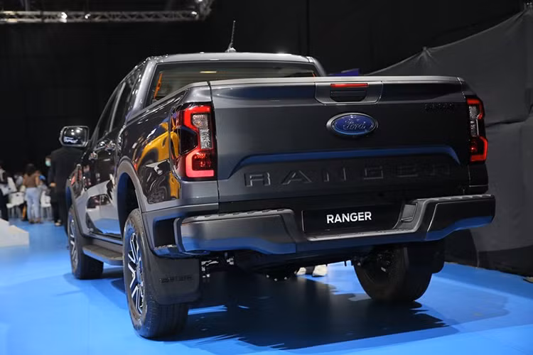 Cận cảnh “hàng hot” Ford Ranger 2022 từ 680 triệu đồng